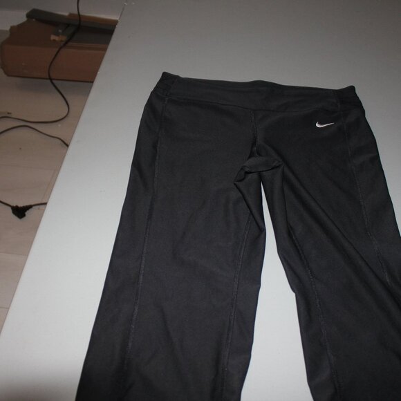 Black Nike Dri Fit Capris Size Small - Picture 1 of 5